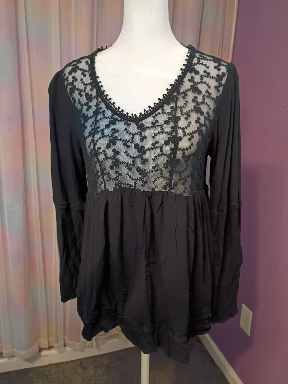 Knox Rose Black Semi Sheer Floral Lace Embroidery Bell Sleeve Top Size Medium